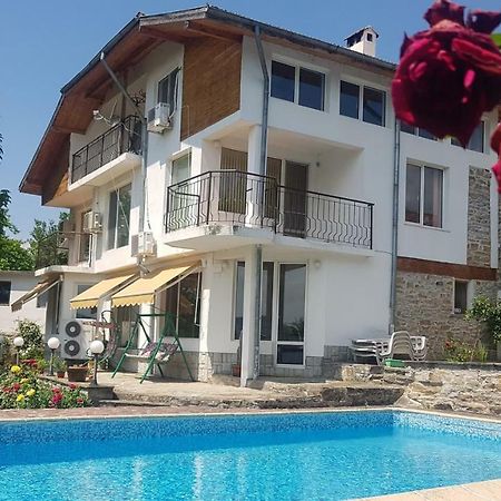 Rosarium Residence Guest House Dryanovo Exterior foto
